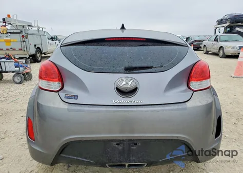 2017 Hyundai Veloster z USA, uszkodzony, nr VIN KMHTC6AD7HU323146